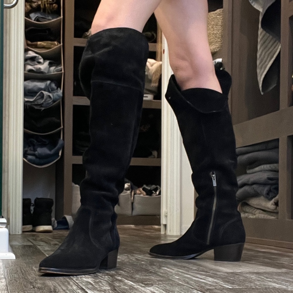 Knee High 💃🏽 black suede Fryes 🖤